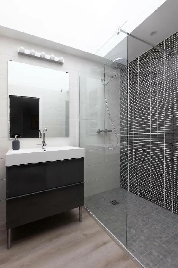 Les Vestiges Du Jour - Jacuzzi Spa Clohars-Fouesnant ベッド・アンド・ブレックファスト